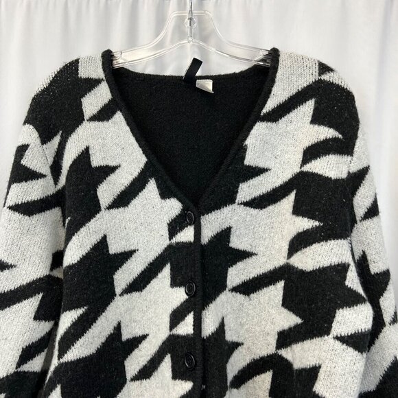 H&M Divided Women’s Button Up Cropped Long Sleeve Cardigan Black/White Medium - Picture 2 of 9